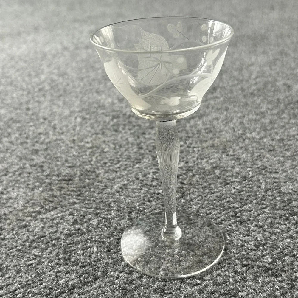 Set of 4 Vintage Etched Ivy Cordial Glasses Frosted‎ Liqueur Stems Vinatge
